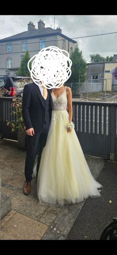 Beautiful yellow Debs dress, size 4/6, only wore for a few hours, bought in Starla boutique