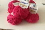 Cerise pink cotton wool 350gms