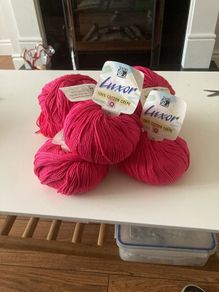Cerise pink cotton wool 350gms