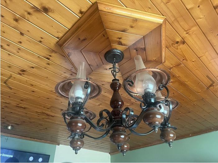 2x Ceiling Lights