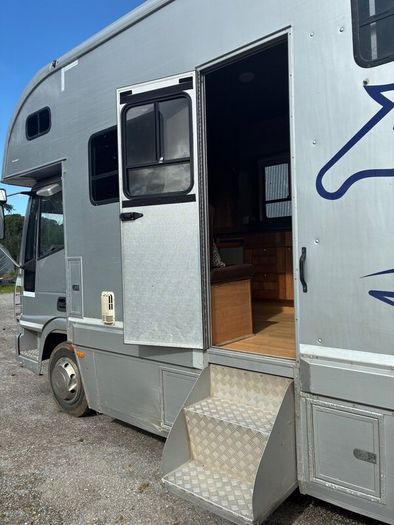 2006 Iveco silver horse lorry