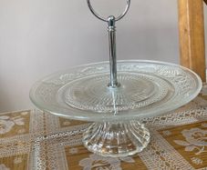 cake stand