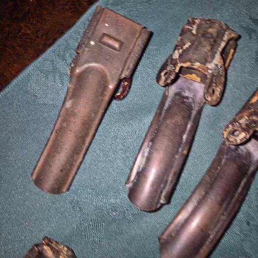 Rare Antique carpet clips x30 in metal copper tone