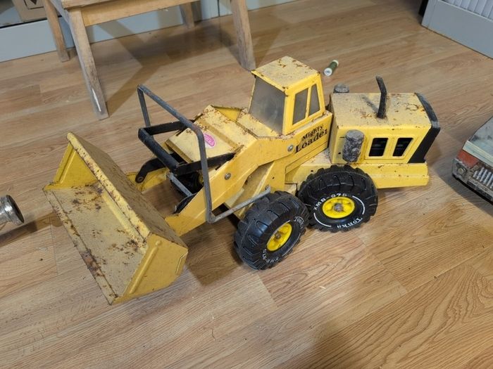Vintage 1960s/70s Mighty Tonka Loader #3920 - Yellow Steel Bucket