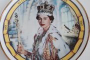 new in unopened box queen Jubilee plate