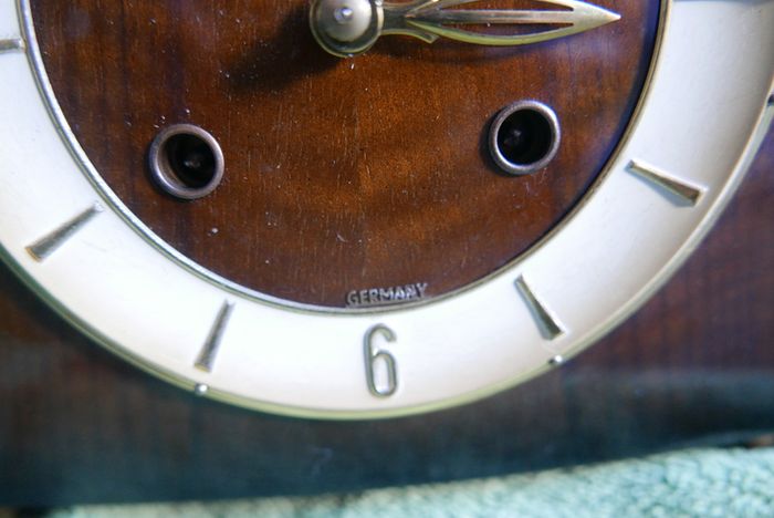 Rare Original Hermle 60s German Mid Century Teak Desk Mantel Chimny Clock By Hermle (the Clock Works Well And Keeps Time)
