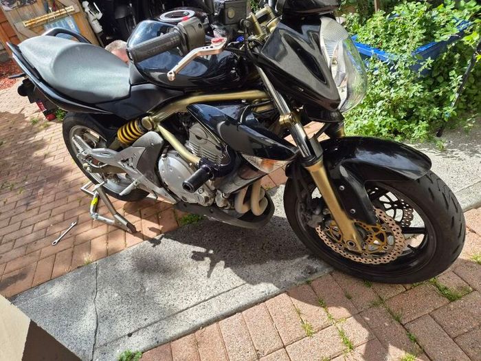 Kawasaki 650 Er6n