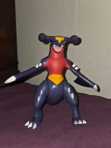 Pokemon Garchomp Figure