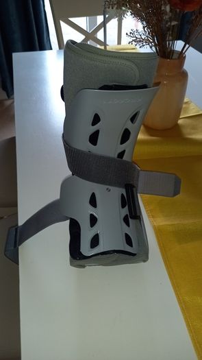 Orthopedic  boot  AIRCAST  Aircast AirSelect