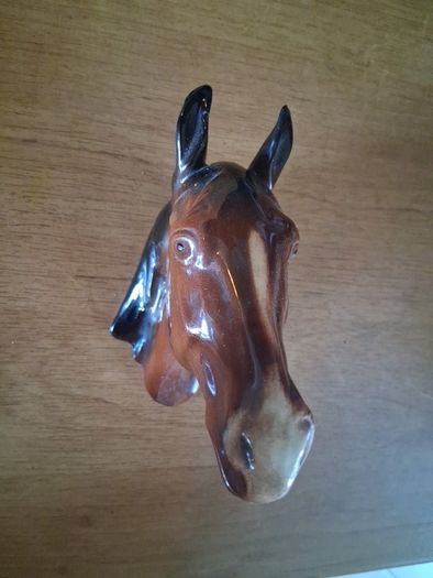 porcelain wall hanger horse head
