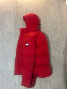 Men's Canada Goose, Armstrong,XS would fit small.