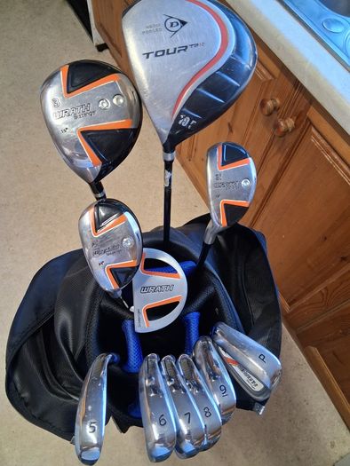 Golf clubs. Set Of Slazenger Mens Right Handed Golf Clubs in Excellent Condition.  Collect In Dublin Or Receive Via Post.
