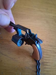 Vintage capgun revolver keyring
