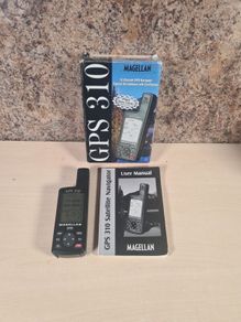 MAGELLAN GPS 310 12 channel navigator handeld satellite  sat nav
