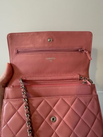 Chanel wallet on chain