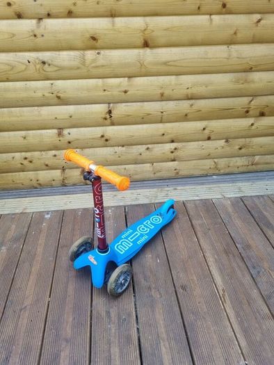 mini micro delux led scooter
