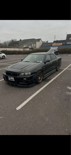 R34 4 door