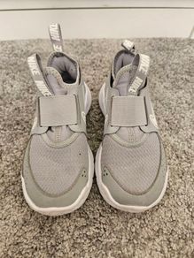 Boys runners size UK 9.5/27