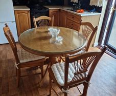 Round Kitchen table and chairs