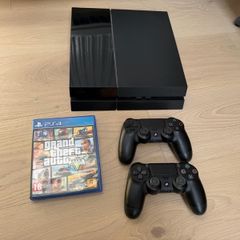 PS4 with controllers and GTA5