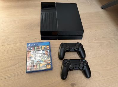 PS4 with controllers and GTA5