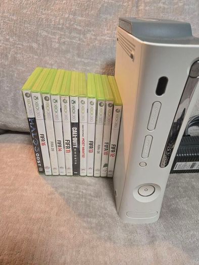Xbox 360 Console 20GB 4 Controllers PSU Games Halo COD FIFA NFS Bundle