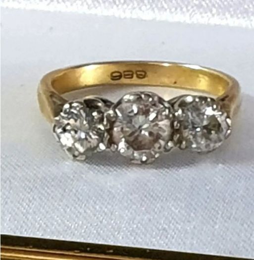 Vintage 24ct Gold Diamond Trilogy Ring