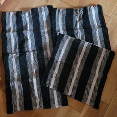 Free Cushion Covers x4  Black Velvet and Natural Linen Cushion Covers x4
