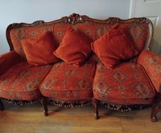 3 Piece suite, queen Ann style, terracotta design. in very good condition as shown in photos