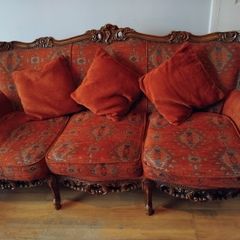 3 Piece suite, queen Ann style, terracotta design. in very good condition as shown in photos