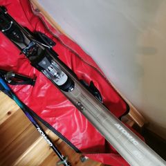 Atomic skis, gipron poles and storage bag