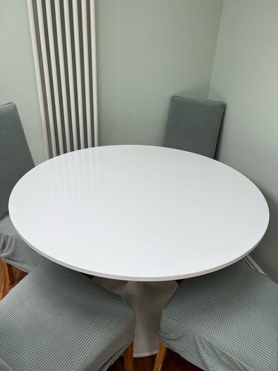 IKEA Docksta Round Table & 4 Chairs with Covers