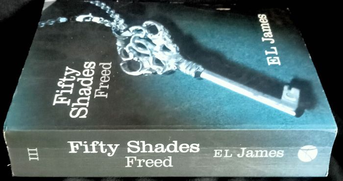 Fifty Shades Freed by E L James - Paperback
