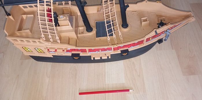 Playmobil Pirate Raiders' Ship, specifically set number 6678