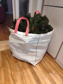 Arnotts Christmas Tree Realistic Beautiful ! Artificial