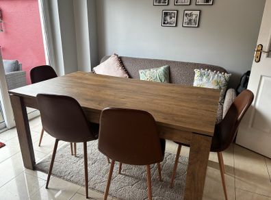 Table, Chairs & Sofabed