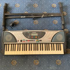Yamaha PSR-240 61-Key Electronic Keyboard with Stand & Power Supply