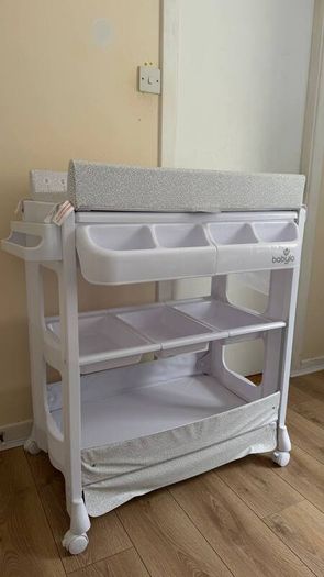 Babylo 2-in-1 Baby Bath & Changing Table