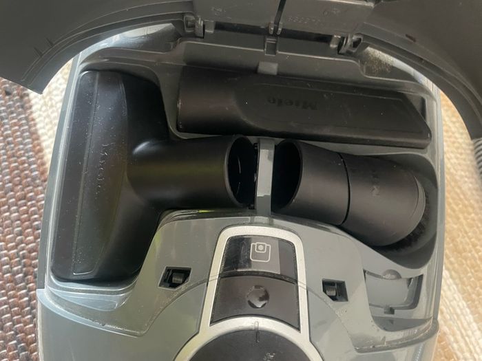 Miele C3 vacuum cleaner 890W