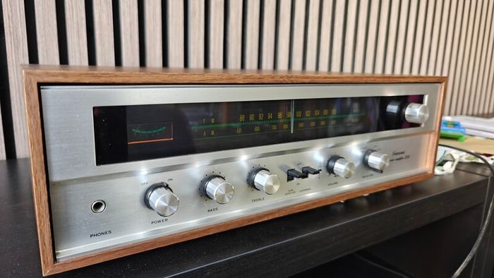 Sansui 210 Home Stereo Audio AM FM Vintage Receiver