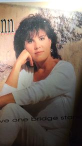 Holly Dunn. Leave One Bridge Standing.