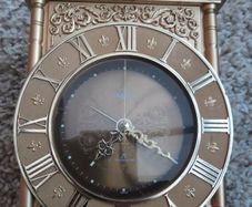 Rhythm Mantle Clock