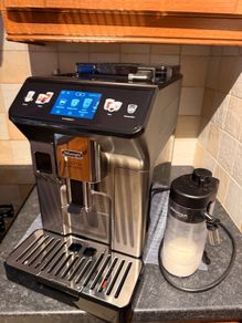 DeLonghi Eletta Explore coffee machine