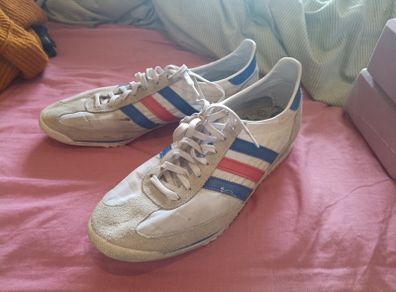Adidas runners size 9 \ 43
