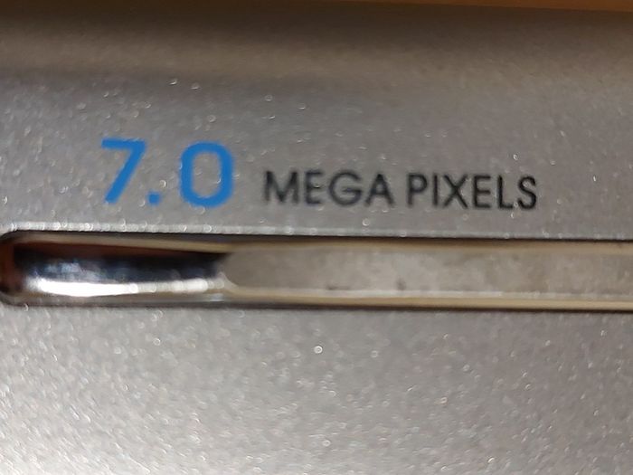 PENTAX 7 Megapixels Digital Camera, takes 2 AA Batterys, works fine, in very good cosmetic condition