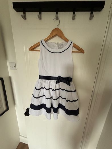 Girls dress  9 years