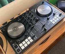 Traktor Kontrol S2