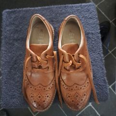 Boys shoes
