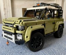 LEGO Technic Land Rover Defender