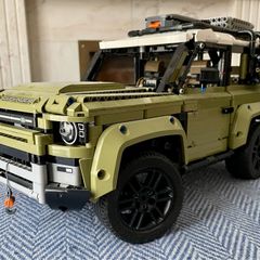 LEGO Technic Land Rover Defender